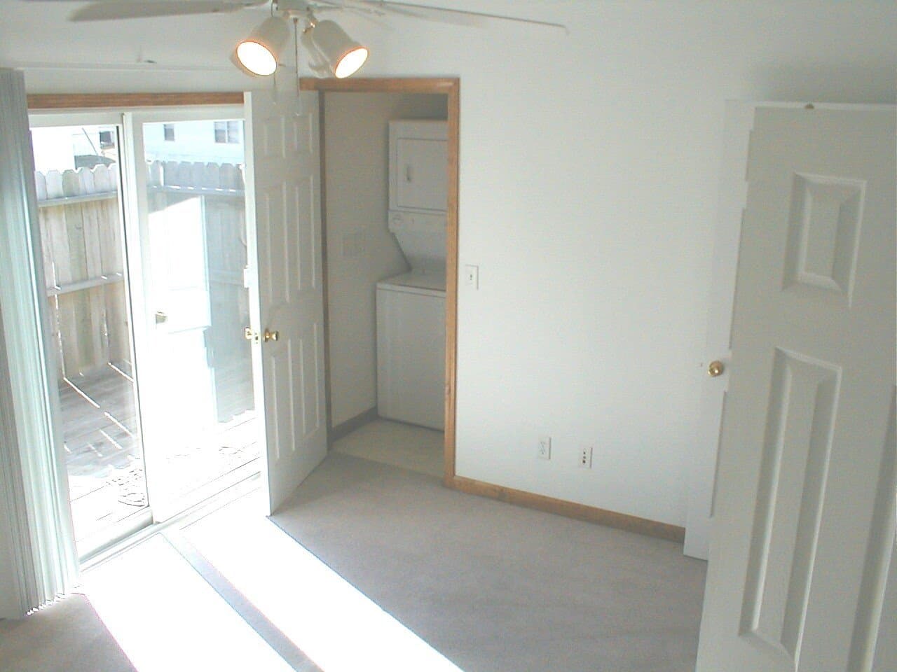 Carbondale Apartment: 921-927 E. Grand Avenue