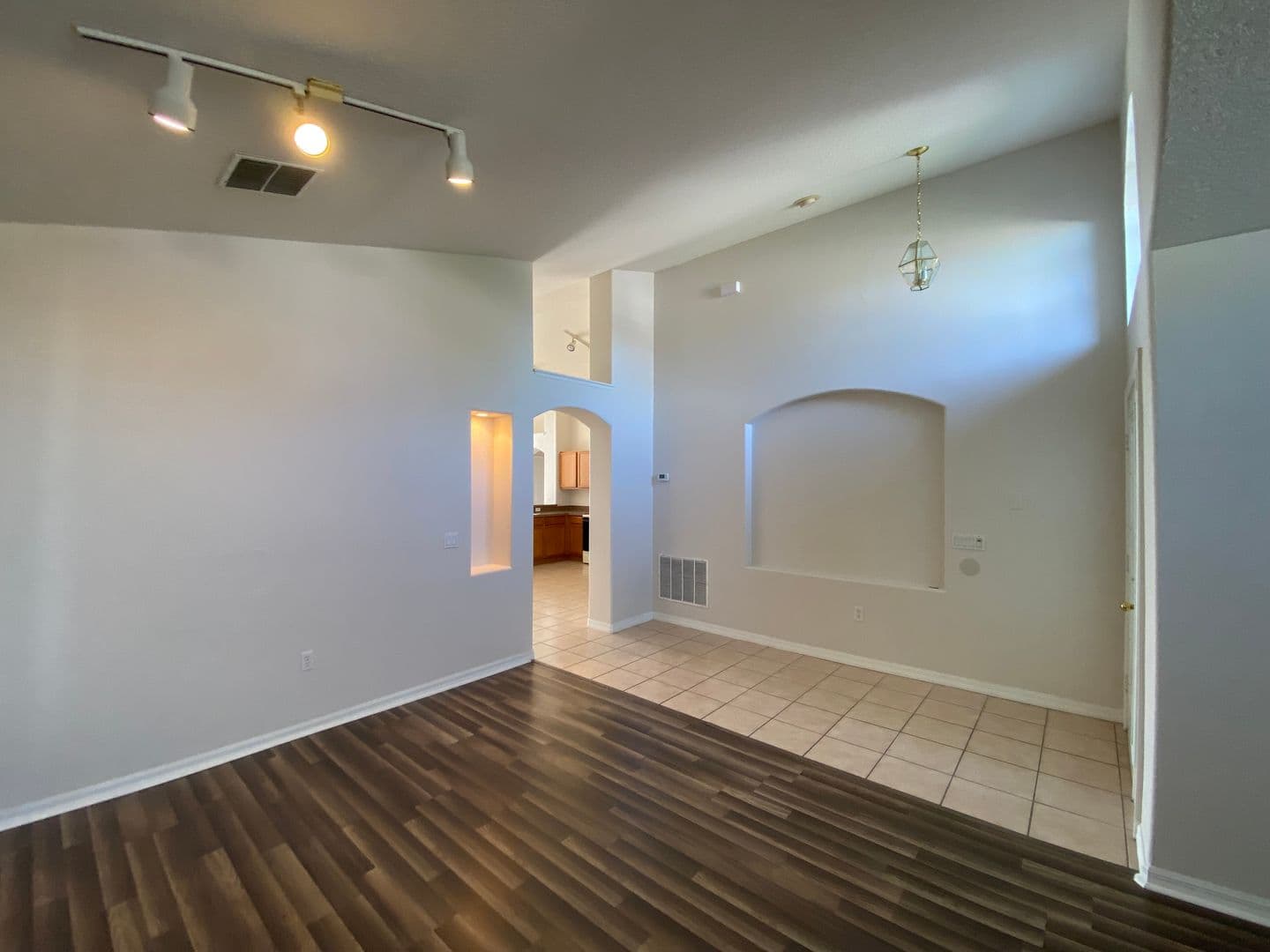 Davenport House: 434 Cassia Dr.