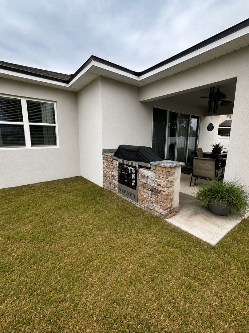 Davenport House: 576 Buchannan Dr.