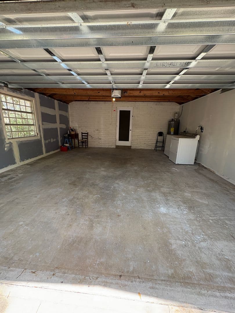 Deland House: 2227 Country Club Drive