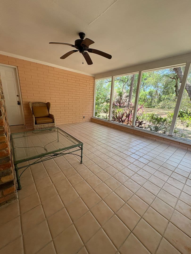 Deland House: 2227 Country Club Drive