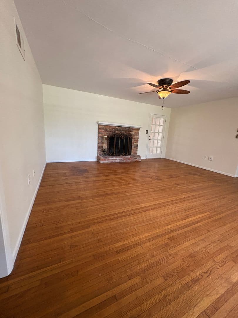 Deland House: 2227 Country Club Drive