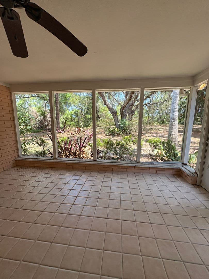 Deland House: 2227 Country Club Drive