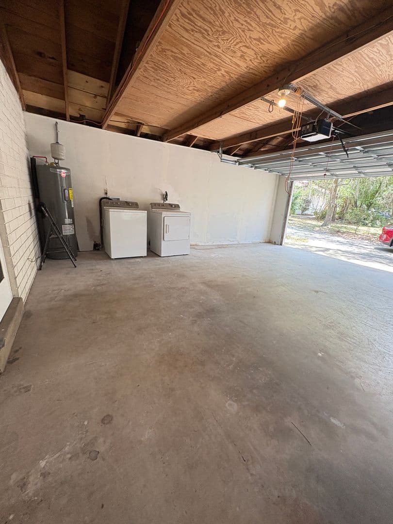Deland House: 2227 Country Club Drive