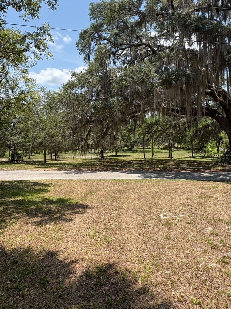 Deland House: 2227 Country Club Drive