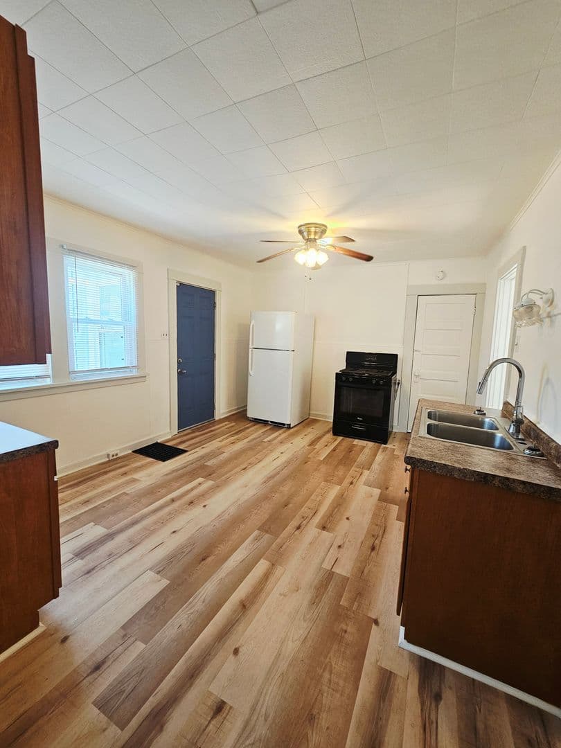 Erie Apartment: 232 Parade Street