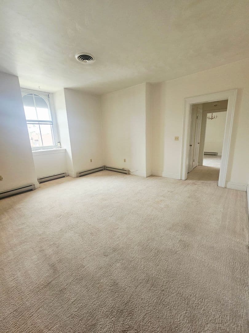 Erie Apartment: 527-529 West 6th Street