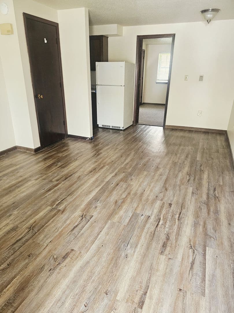 Erie Apartment: 104 Averlon Avenue