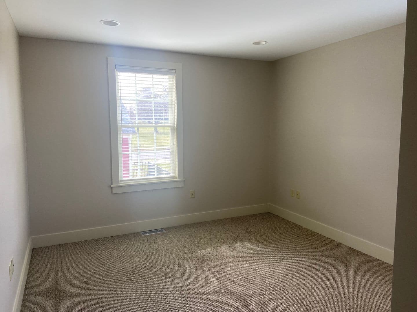 Erie Apartment: 4th and German Street