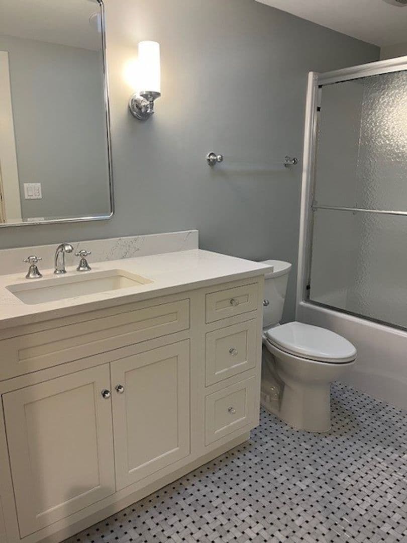 Erie Apartment: 555 West 6th Street
