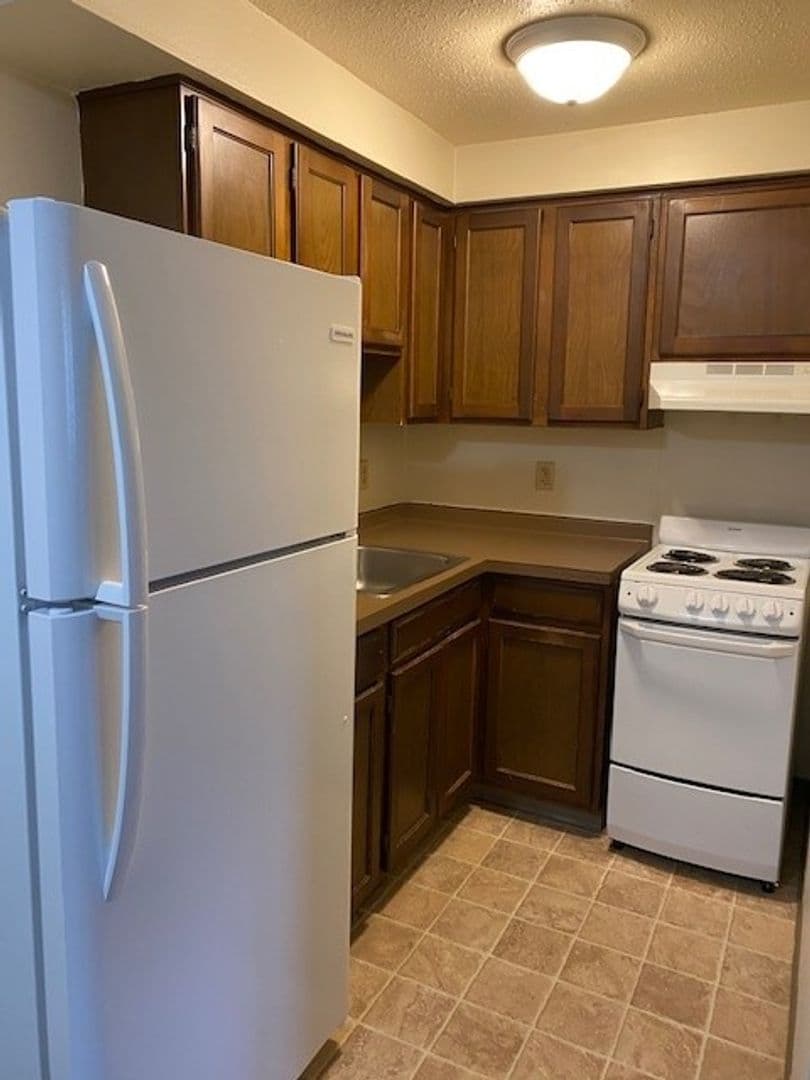 Erie Apartment: 104 Averlon Avenue