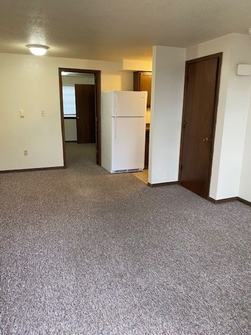 Erie Apartment: 104 Averlon Avenue