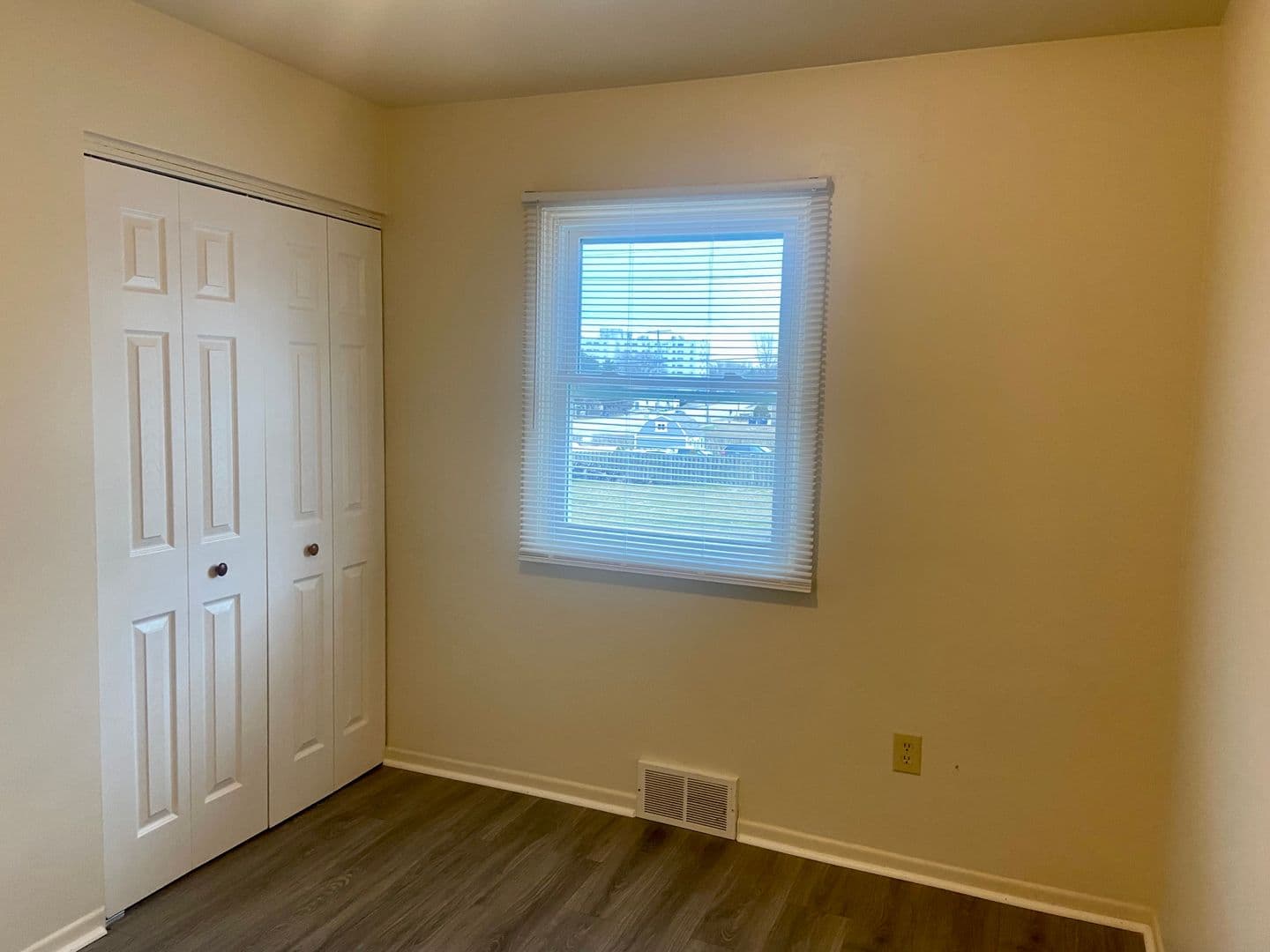 Erie Apartment: 2904-2910 Tamarack Drive
