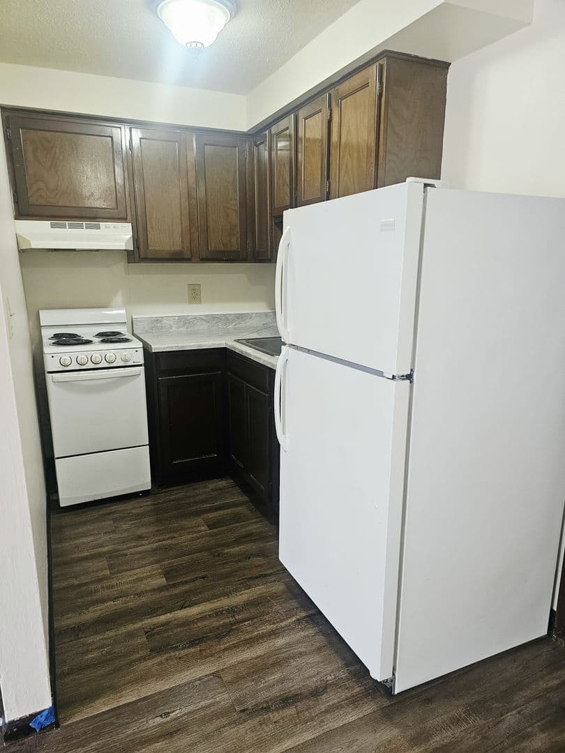 Erie Apartment: 104 Averlon Avenue