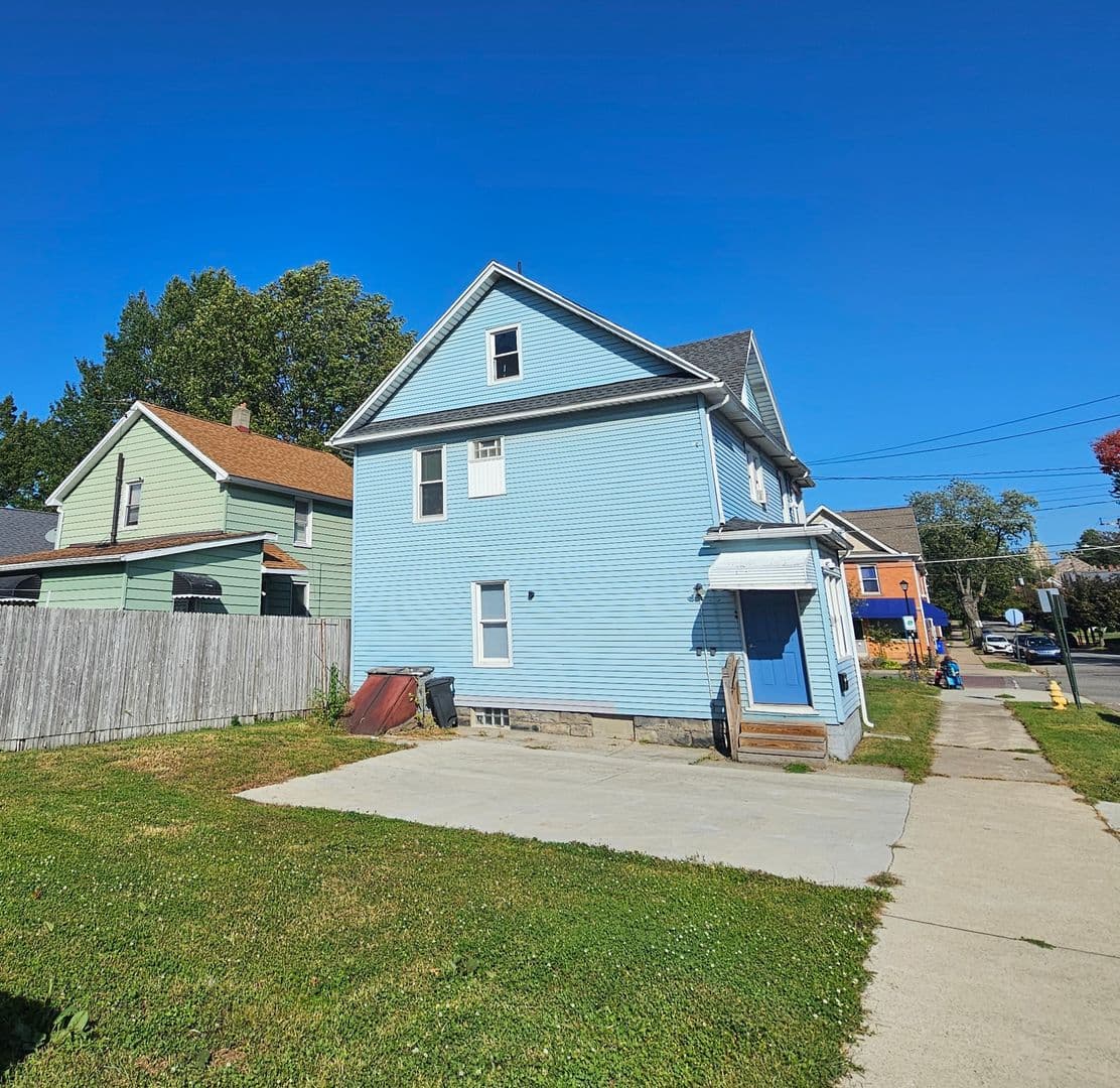 Erie Apartment: 232 Parade Street