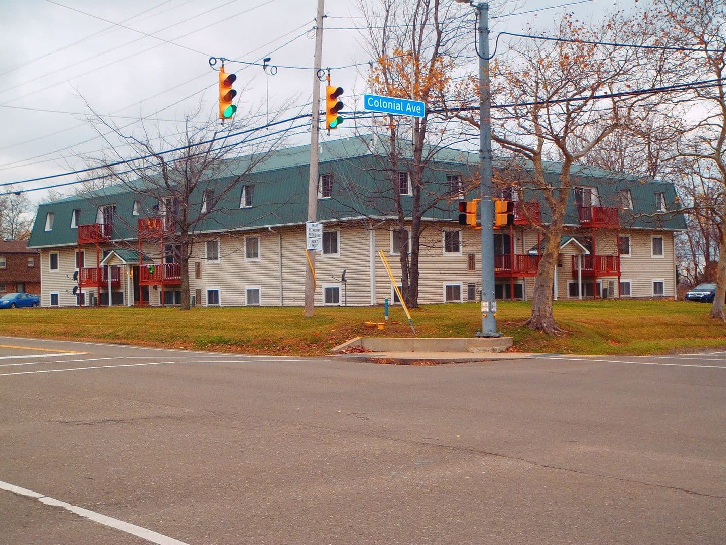 Erie Apartment: 3724 Colonial Ave.