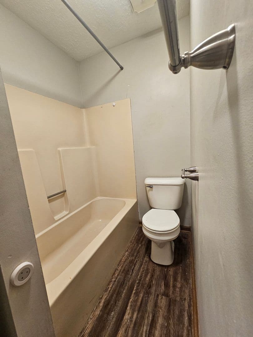 Owensboro Apartment: 1638 Thompson Dr