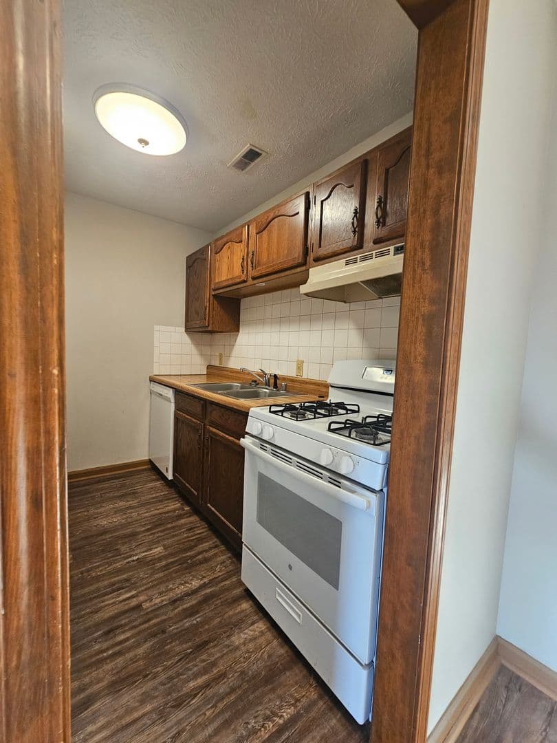 Owensboro Apartment: 1638 Thompson Dr