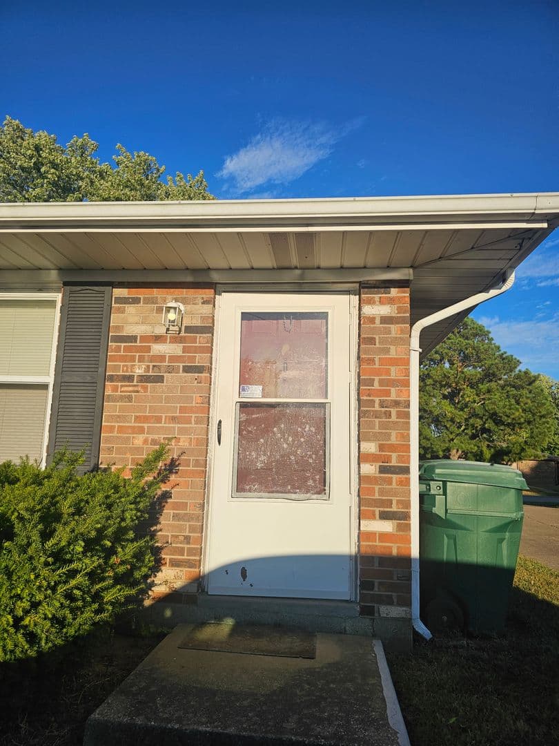 Owensboro Apartment: 1638 Thompson Dr