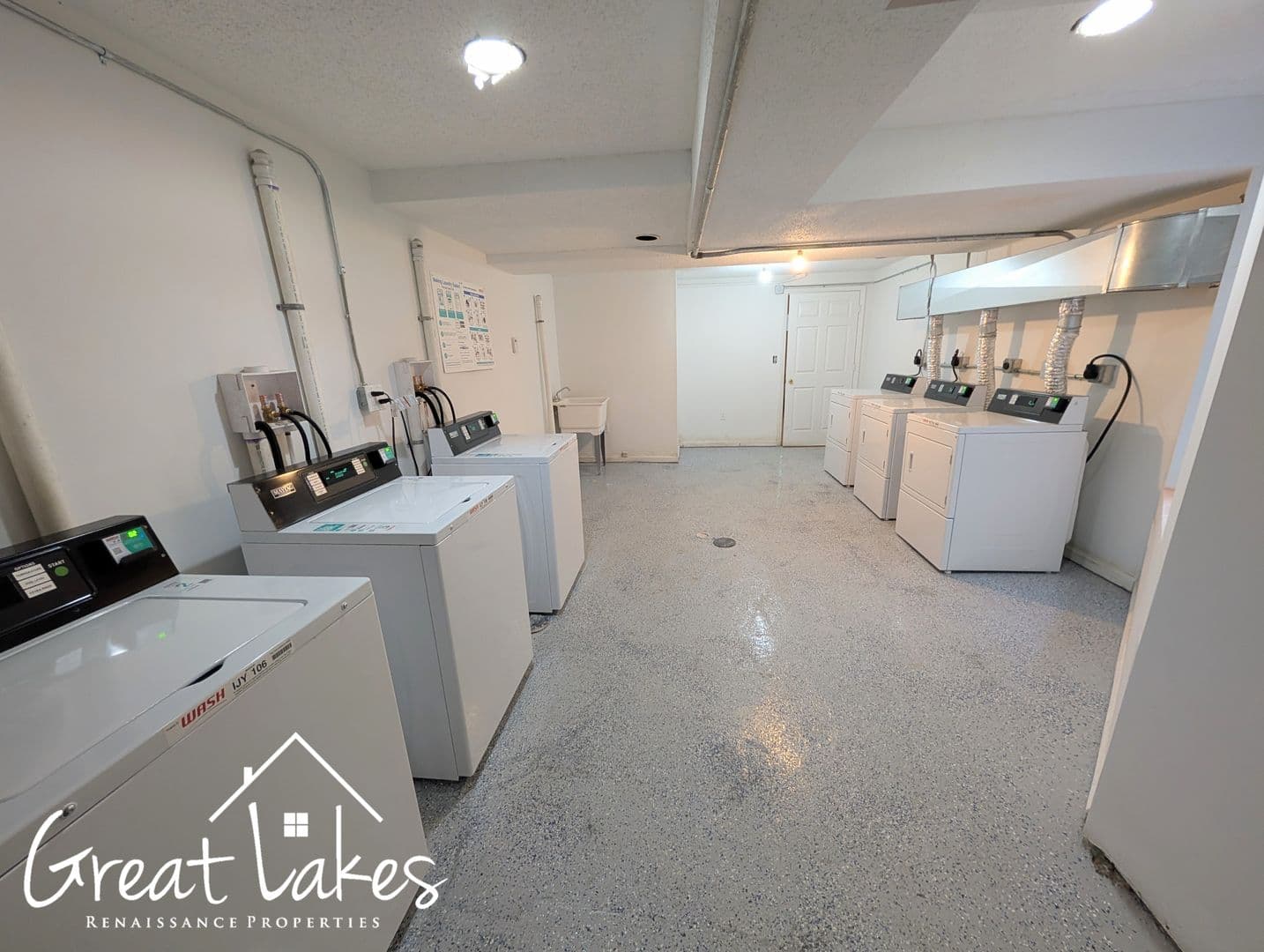 Detroit Apartment: 3525 Cass Ave Unit 401