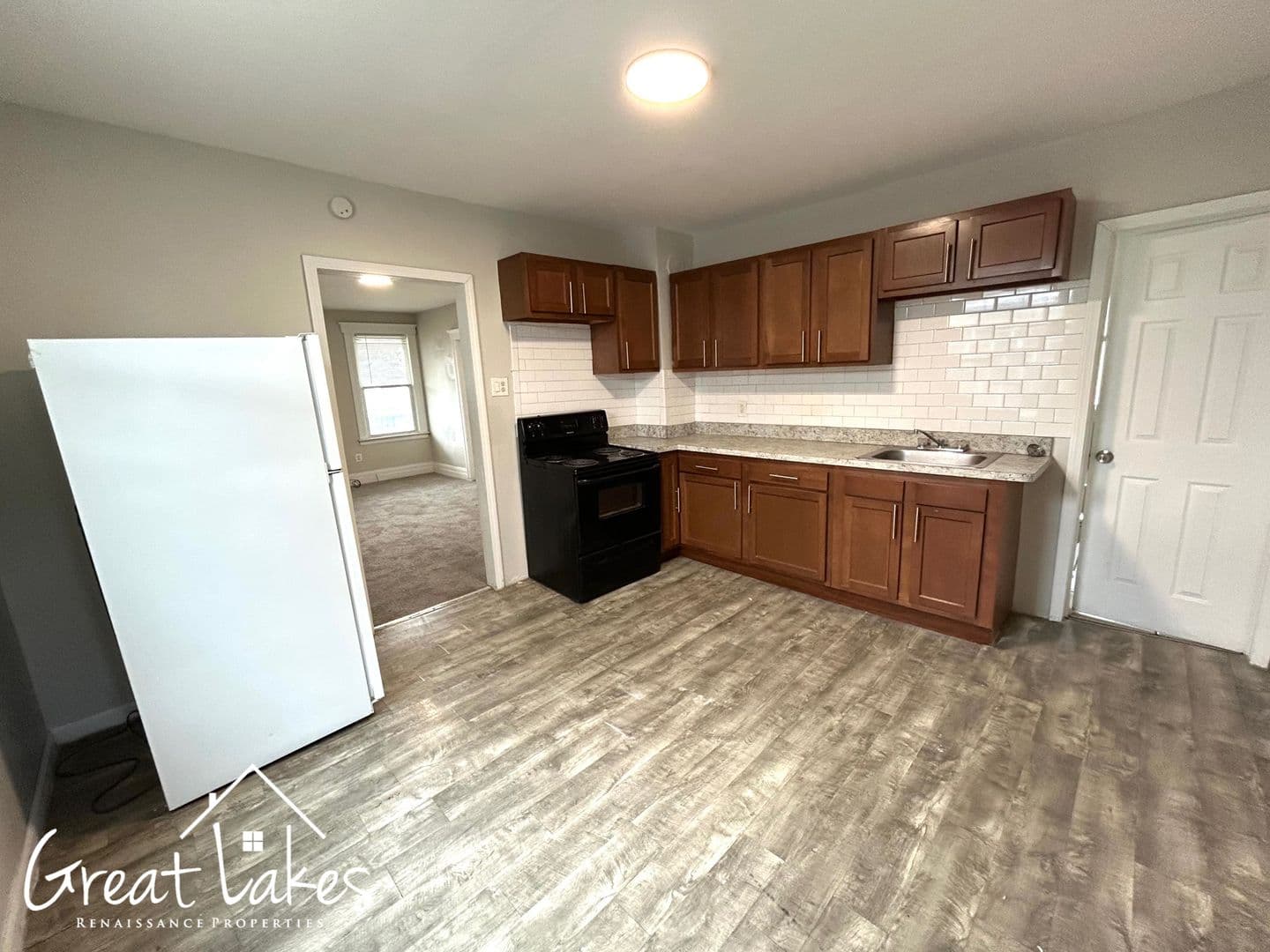 Hamtramck Apartment: 12120-12122 Saint Aubin St