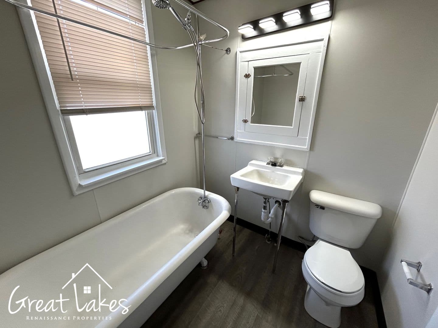 Hamtramck Apartment: 3827 Trowbridge St