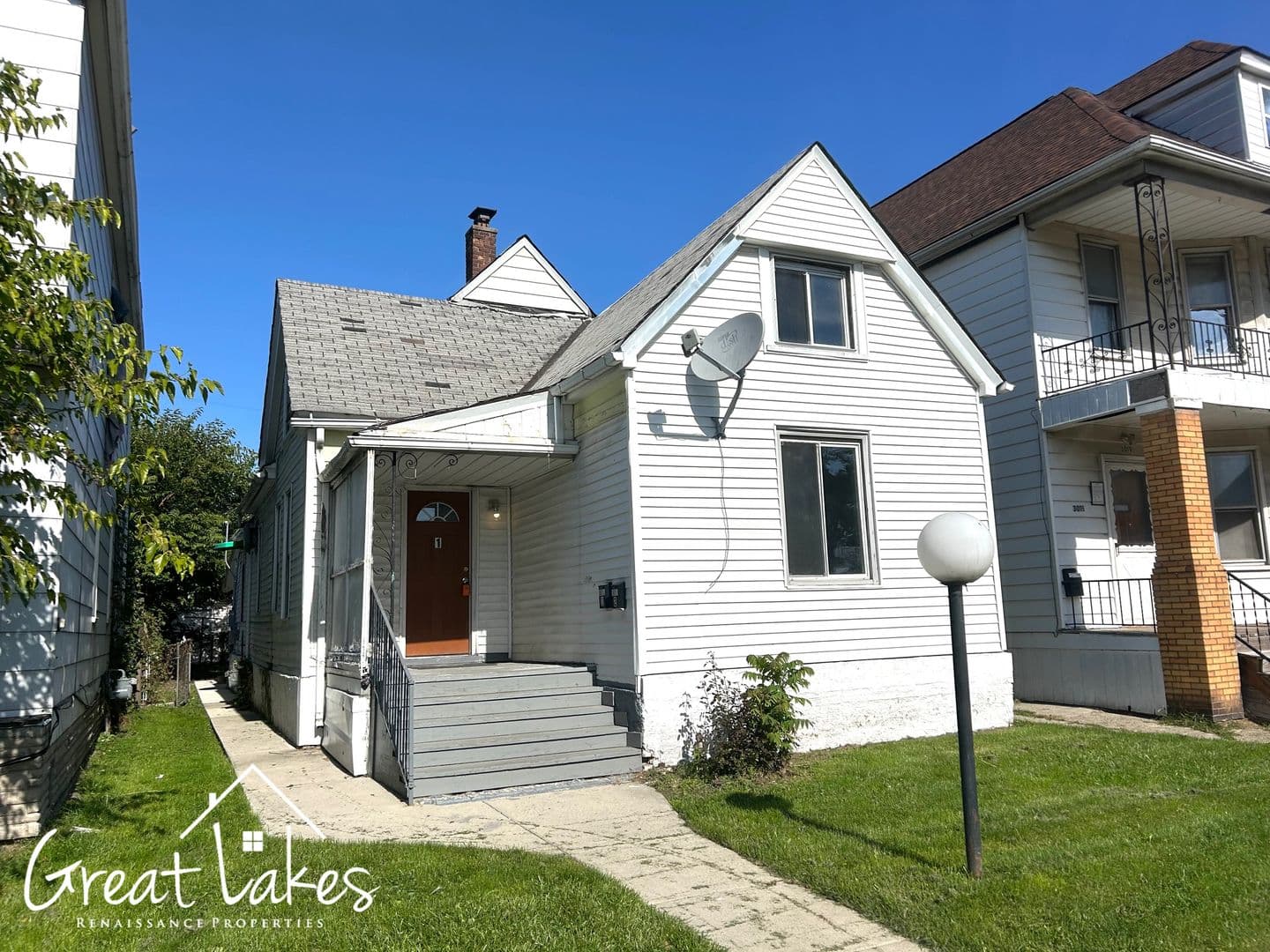 Hamtramck Apartment: 3013 Roosevelt St
