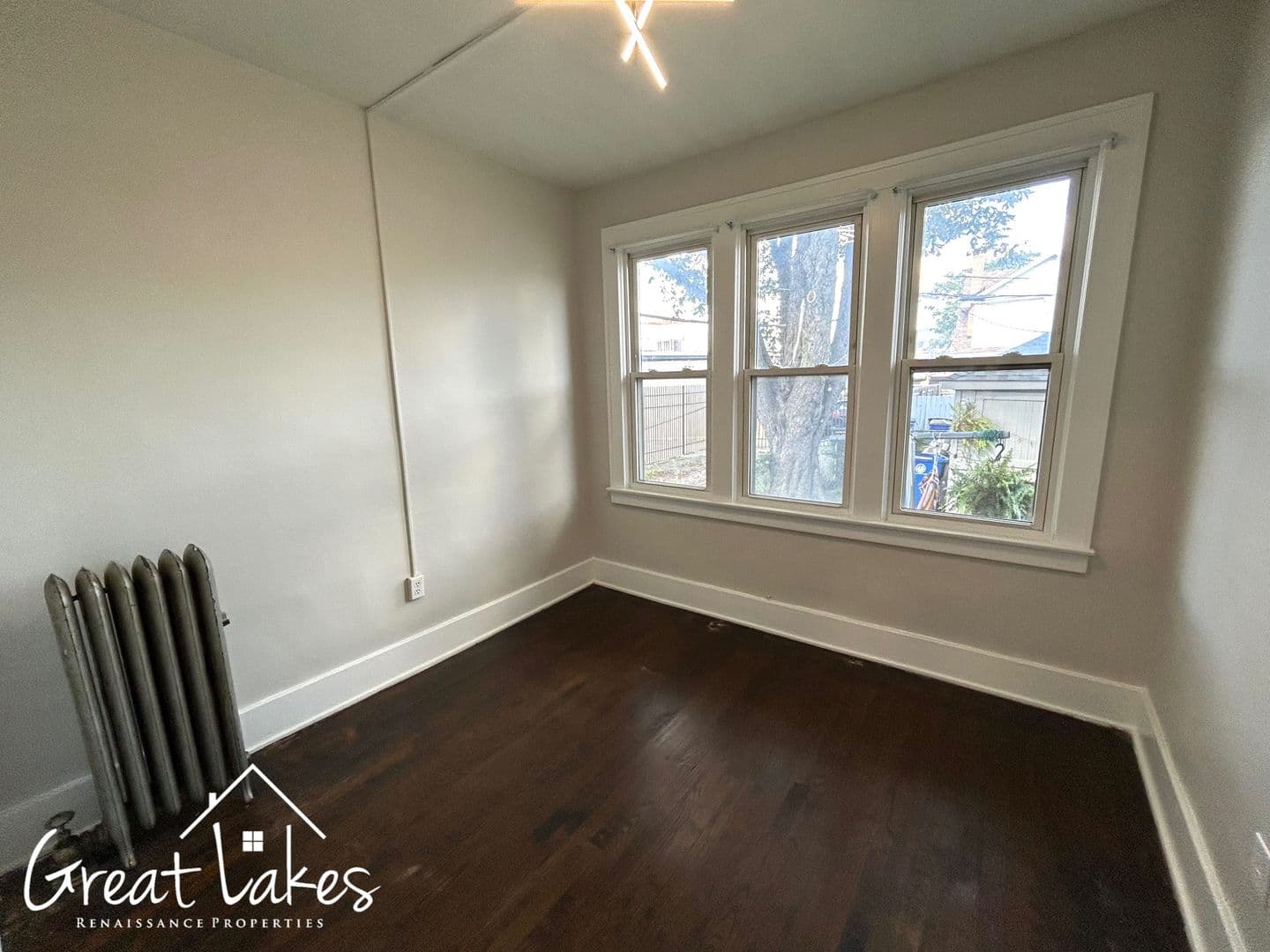 Hamtramck Apartment: 3827 Trowbridge St
