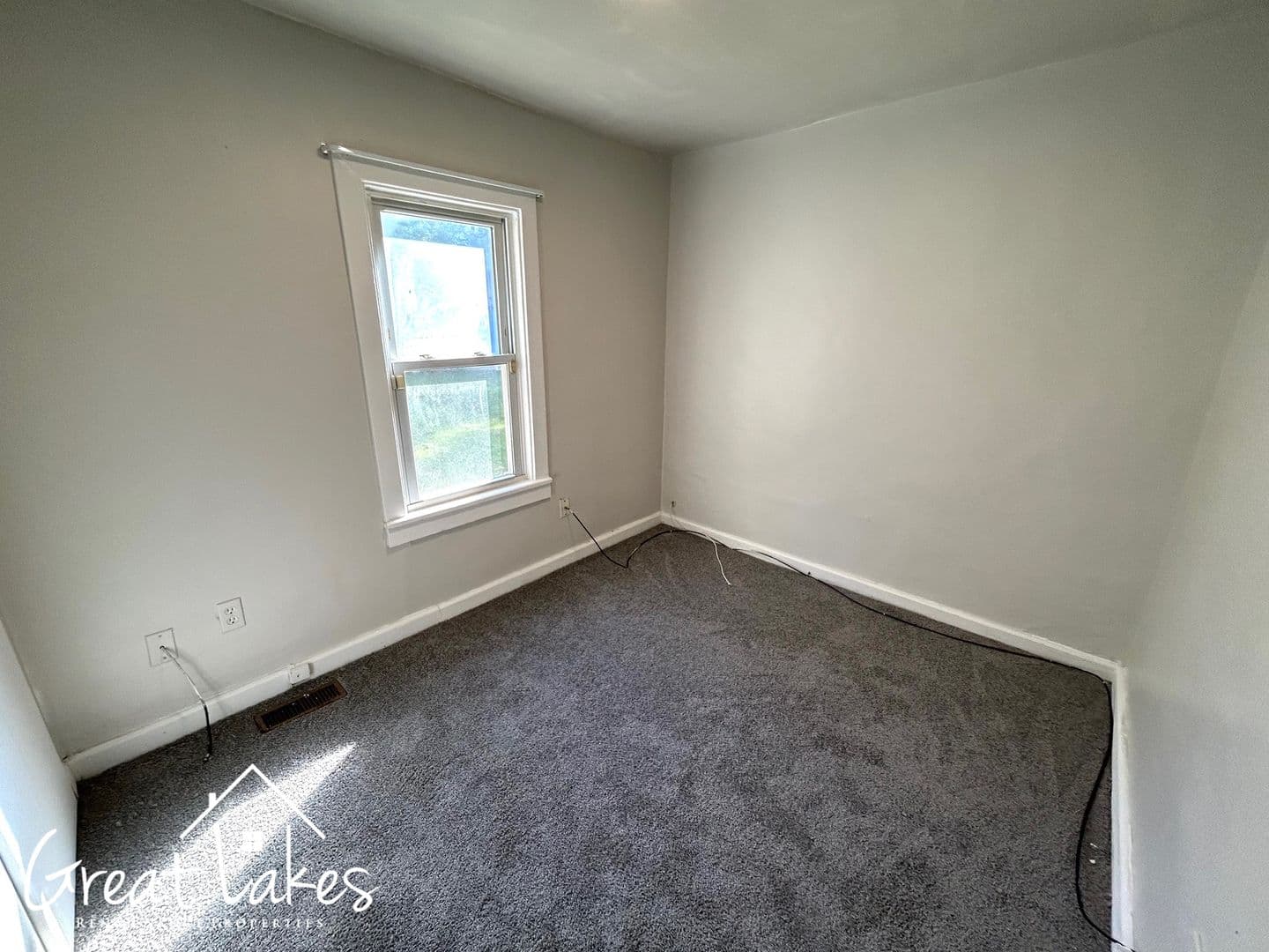 Roseville House: 25158 Pearl St