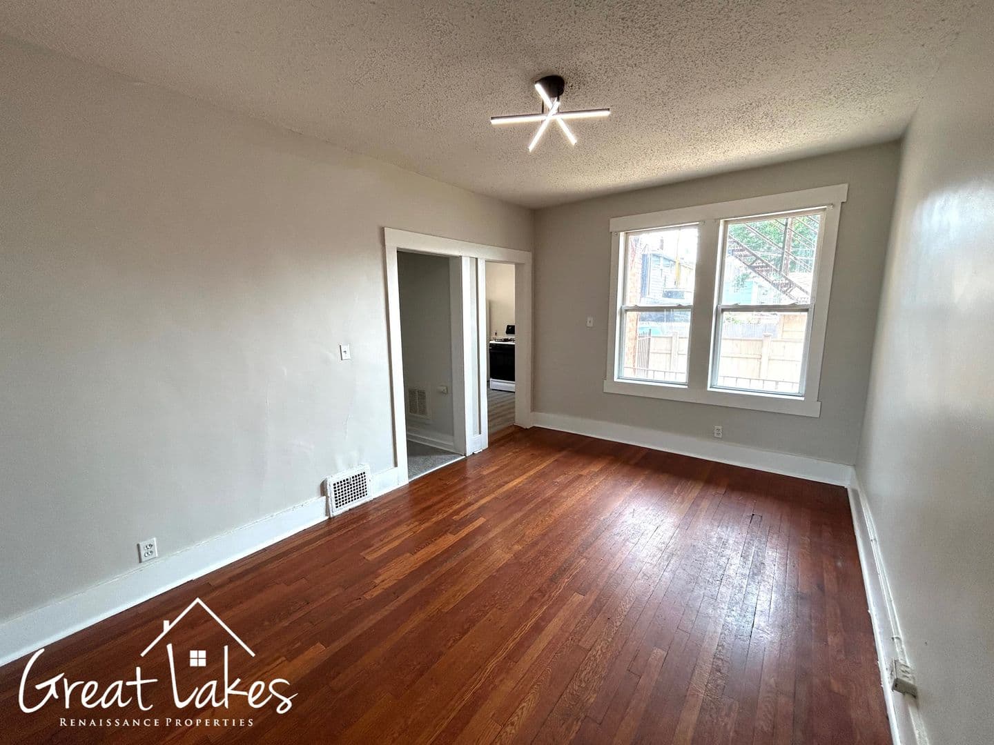 Detroit Apartment: 8133-8139 Senator St and 2030-2036 Mullane
