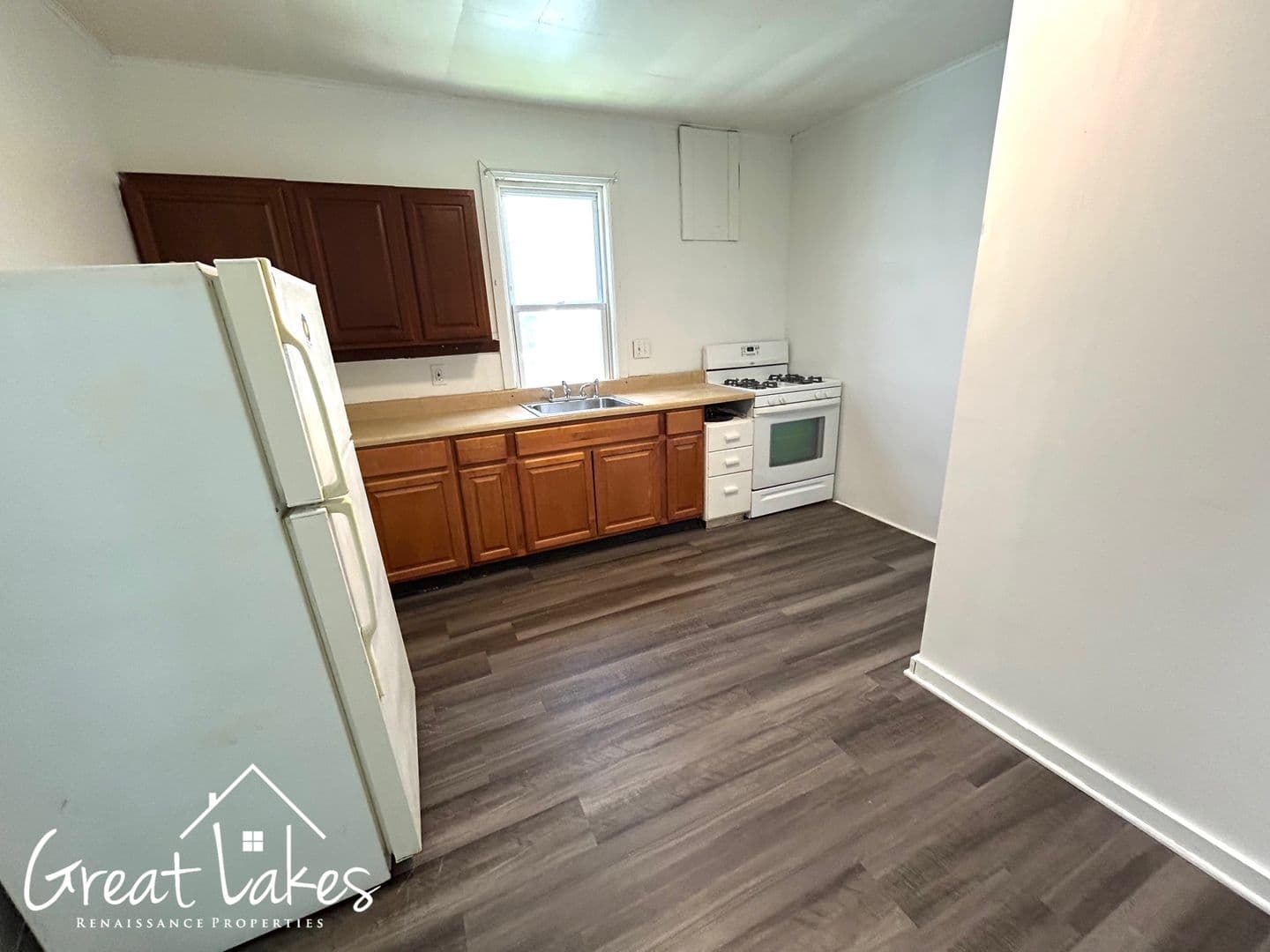 Hamtramck Apartment: 3013 Roosevelt St