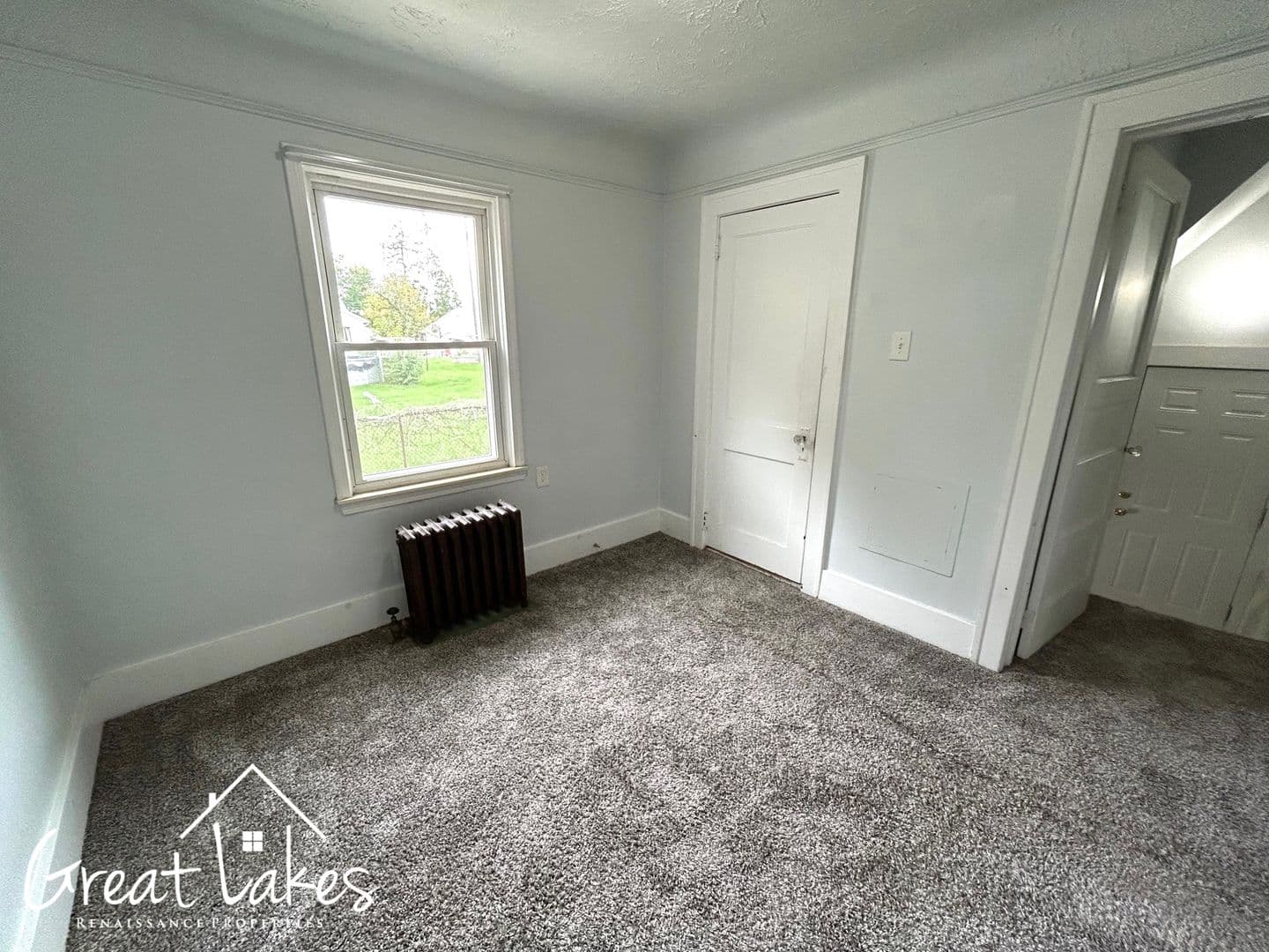 Roseville House: 19441 Eastland St
