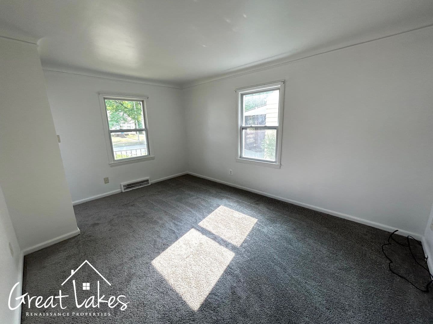 Harper Woods House: 19138 Washtenaw St