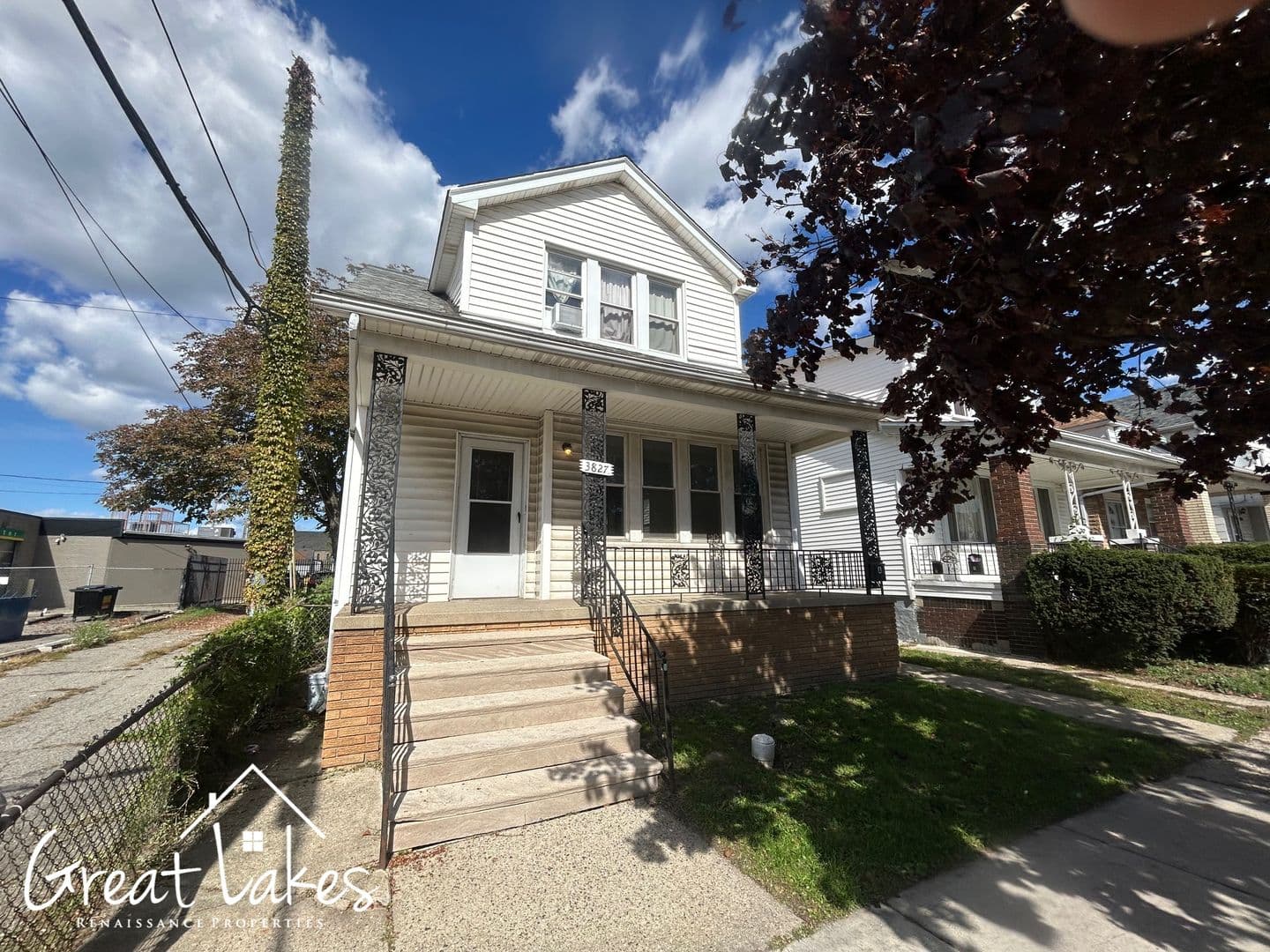 Hamtramck Apartment: 3827 Trowbridge St