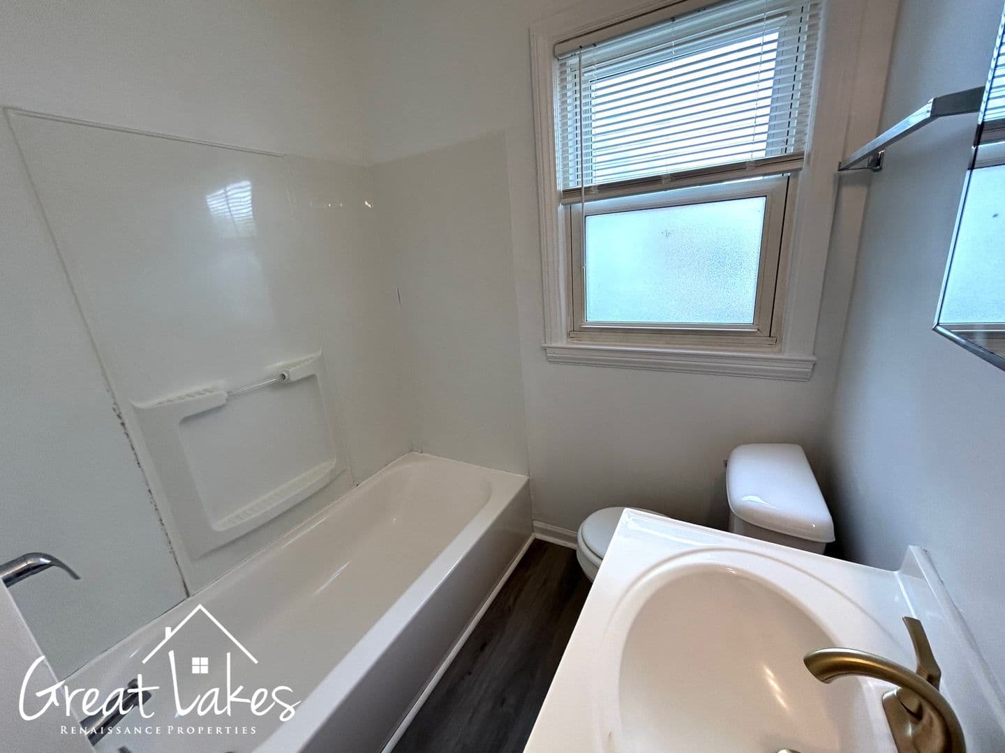 Harper Woods House: 19138 Washtenaw St