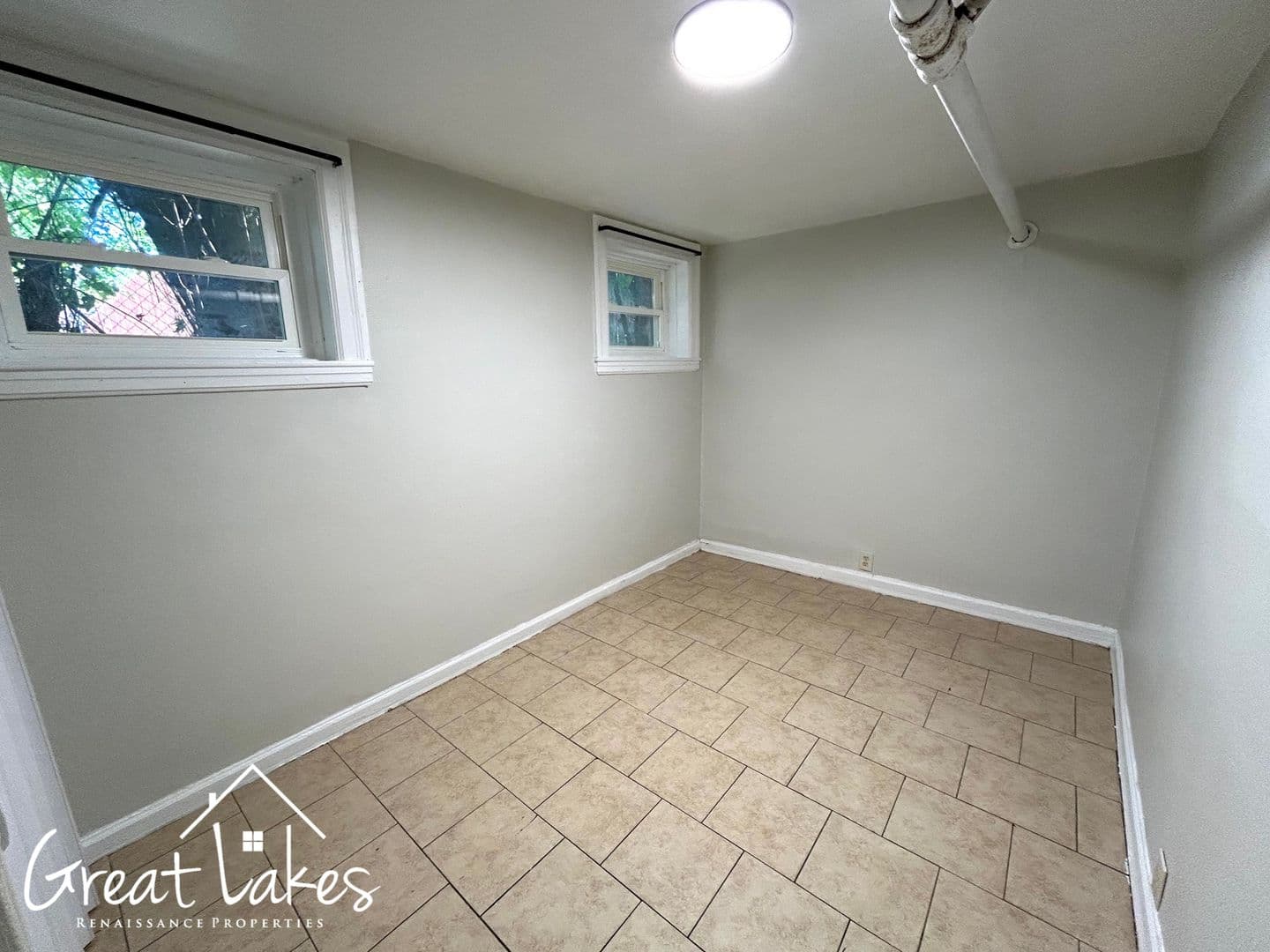 Detroit Apartment: 645 Gladstone St