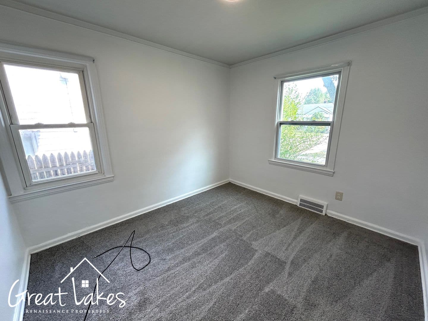 Harper Woods House: 19138 Washtenaw St