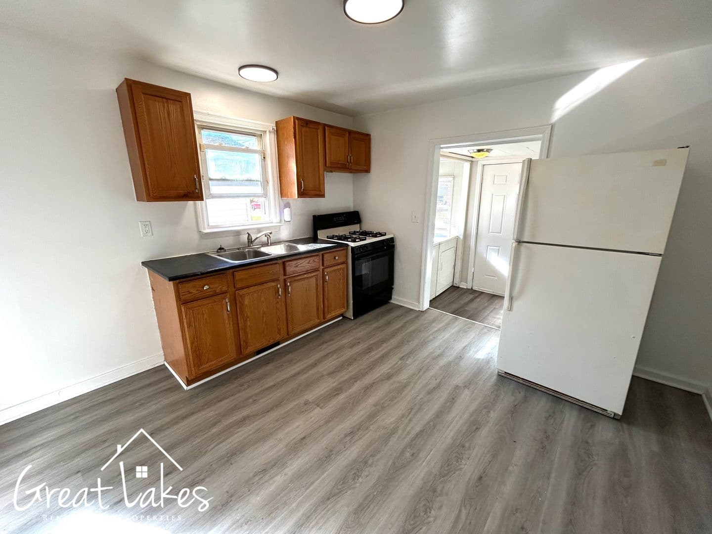 Roseville House: 25158 Pearl St