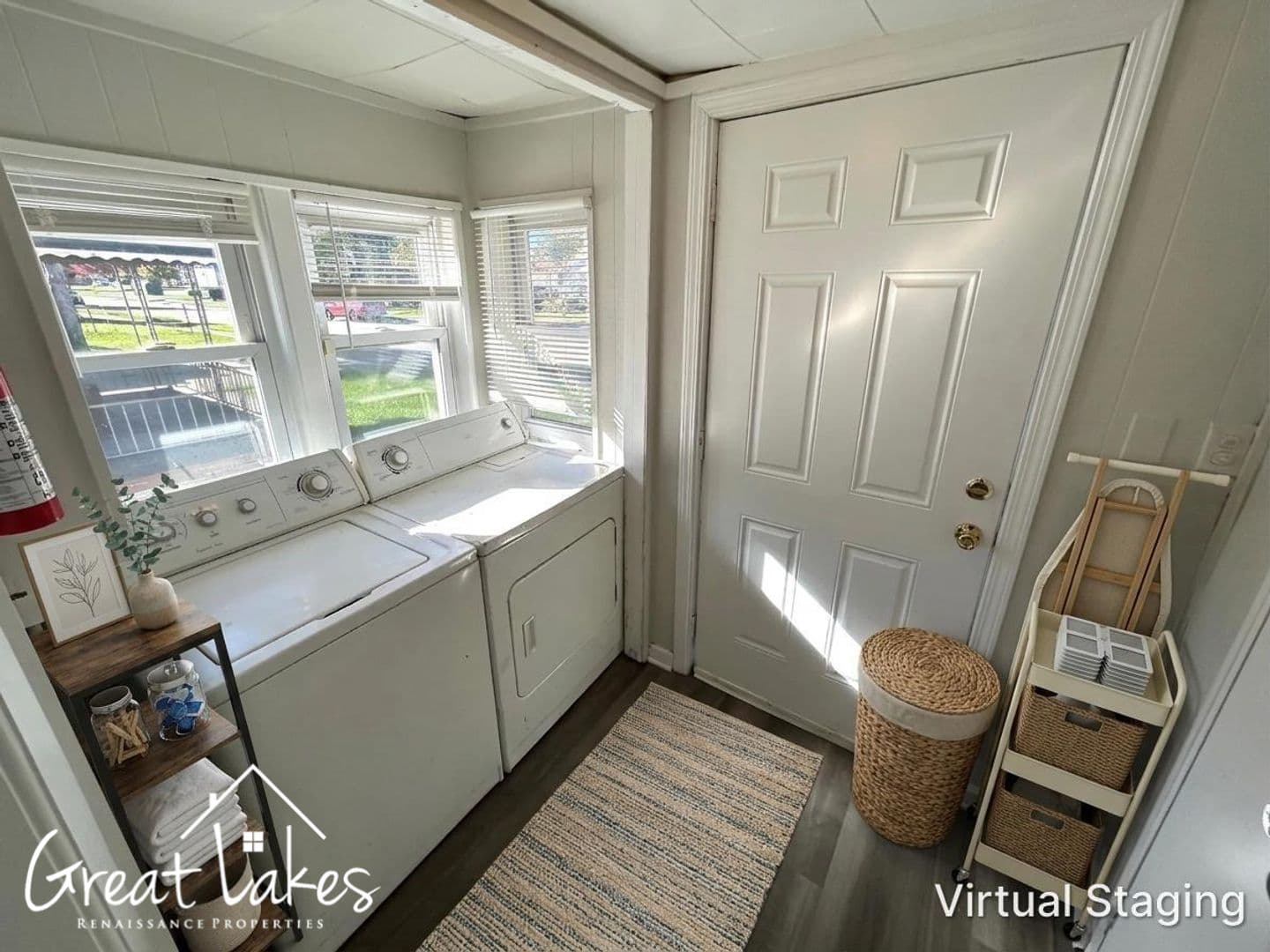 Roseville House: 25158 Pearl St