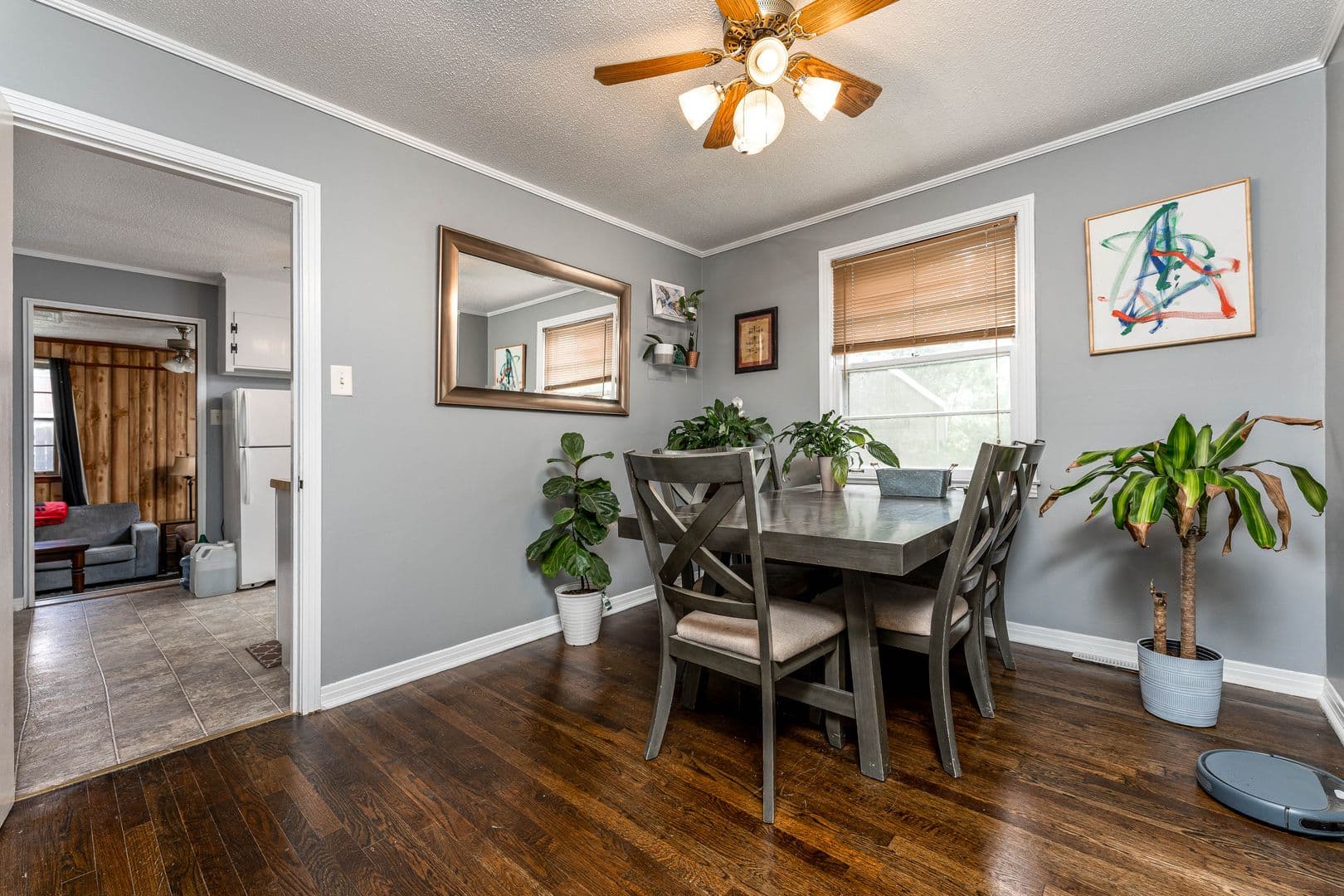 Columbia House: 206 River Heights Drive