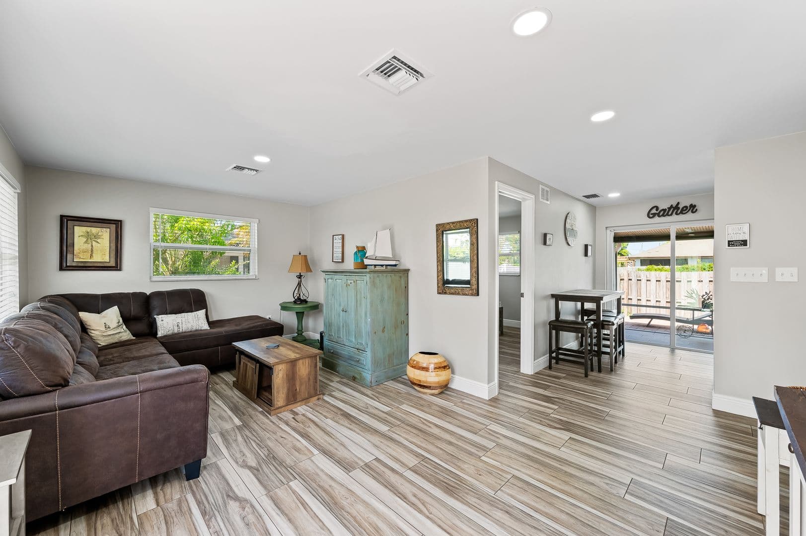 Naples Condo: 668-670 97th Ave. N