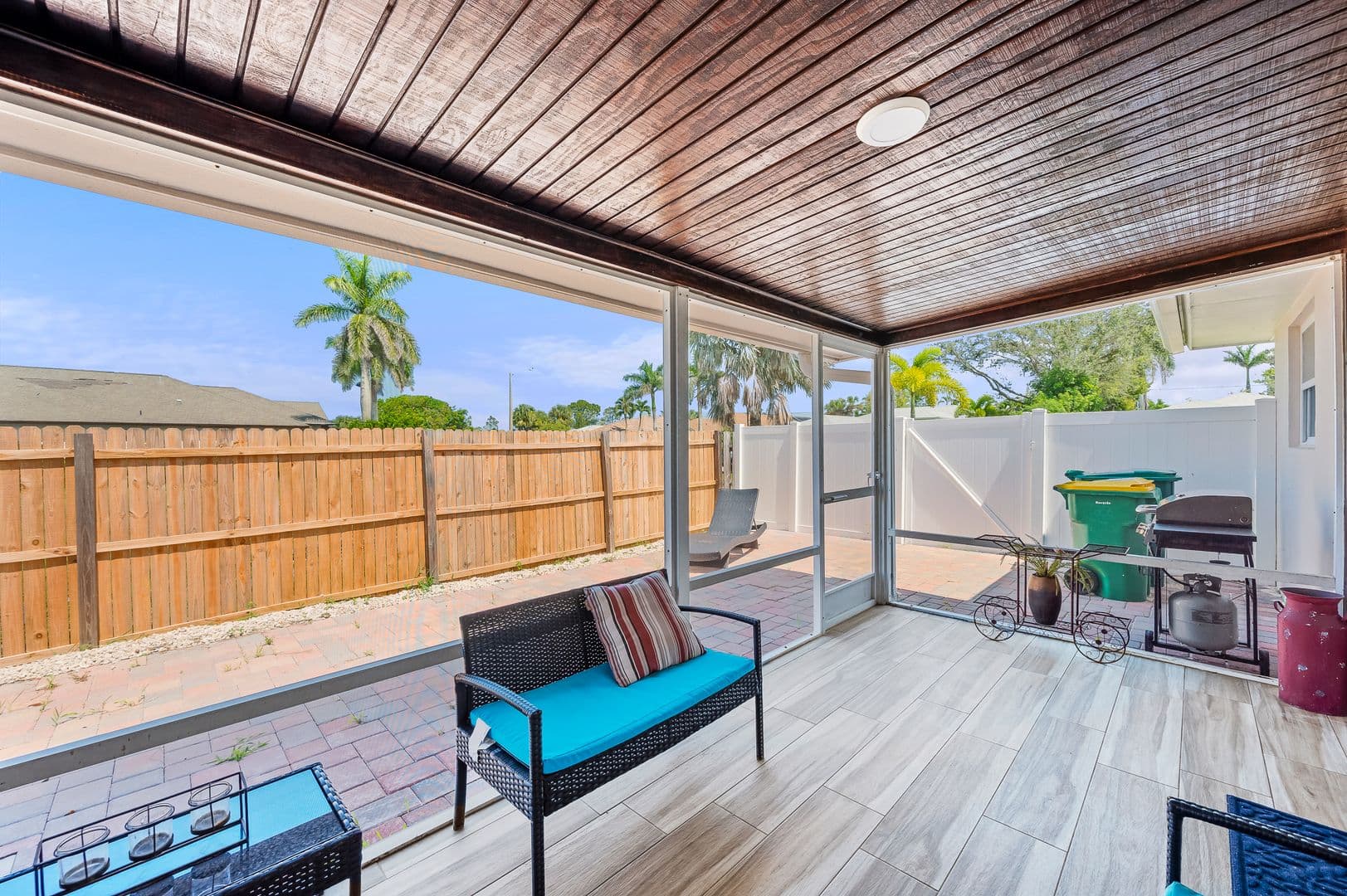Naples Condo: 668-670 97th Ave. N