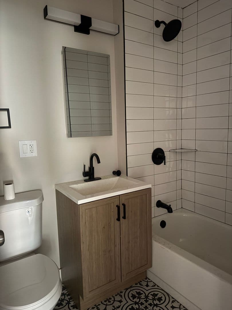 Chicago Apartment: 4022-4028 N. Mozart St.