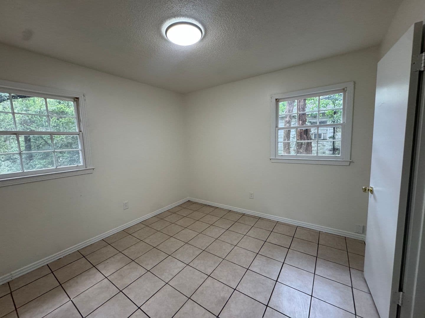 Mobile House: 1055 Anders Dr