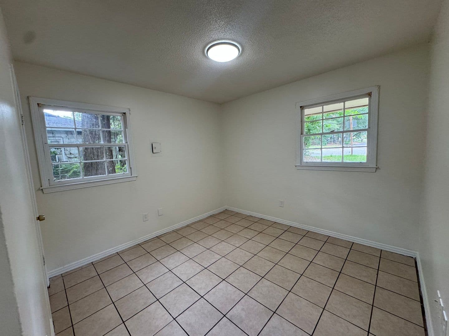 Mobile House: 1055 Anders Dr