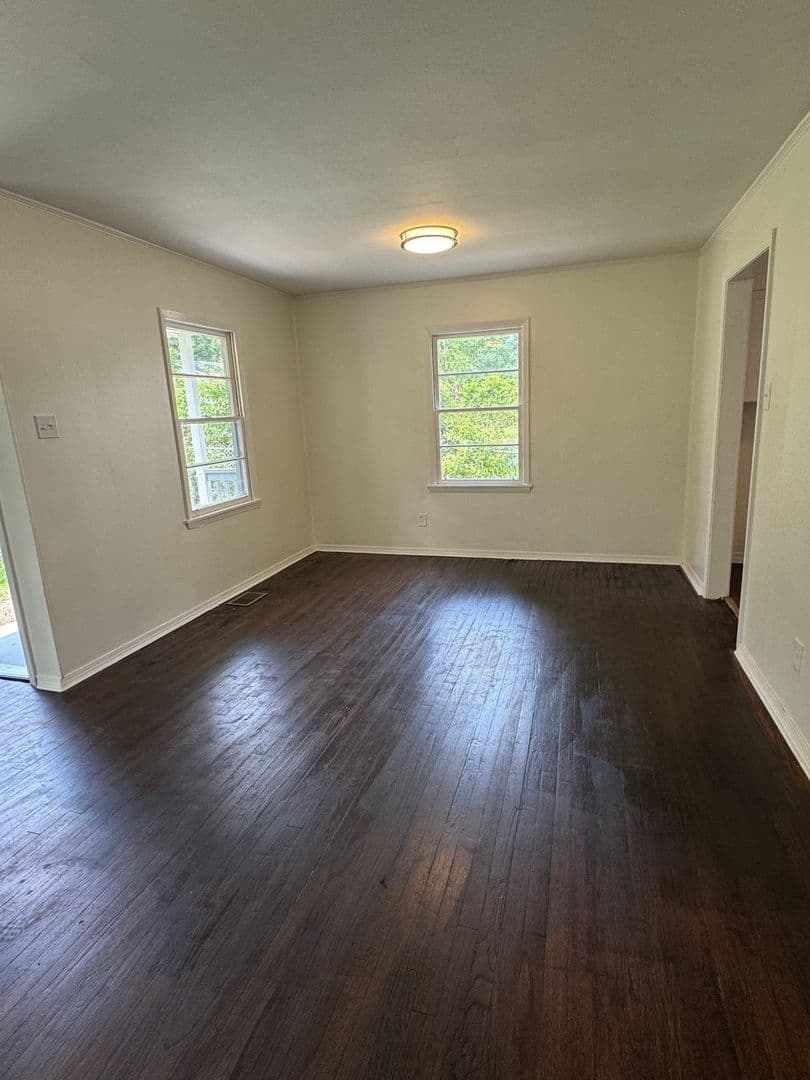 Mobile House: 3923 Moffett Court