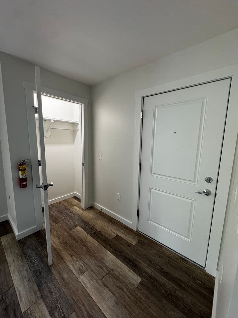 Morristown Apartment: 4 Gordon Lane