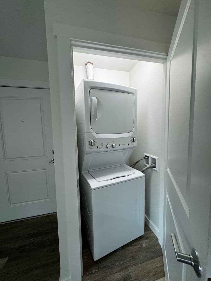 Morristown Apartment: 4 Gordon Lane