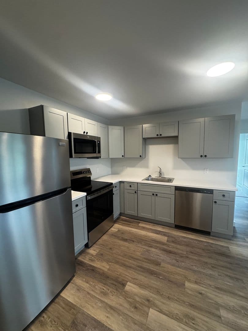 Morristown Apartment: 4 Gordon Lane