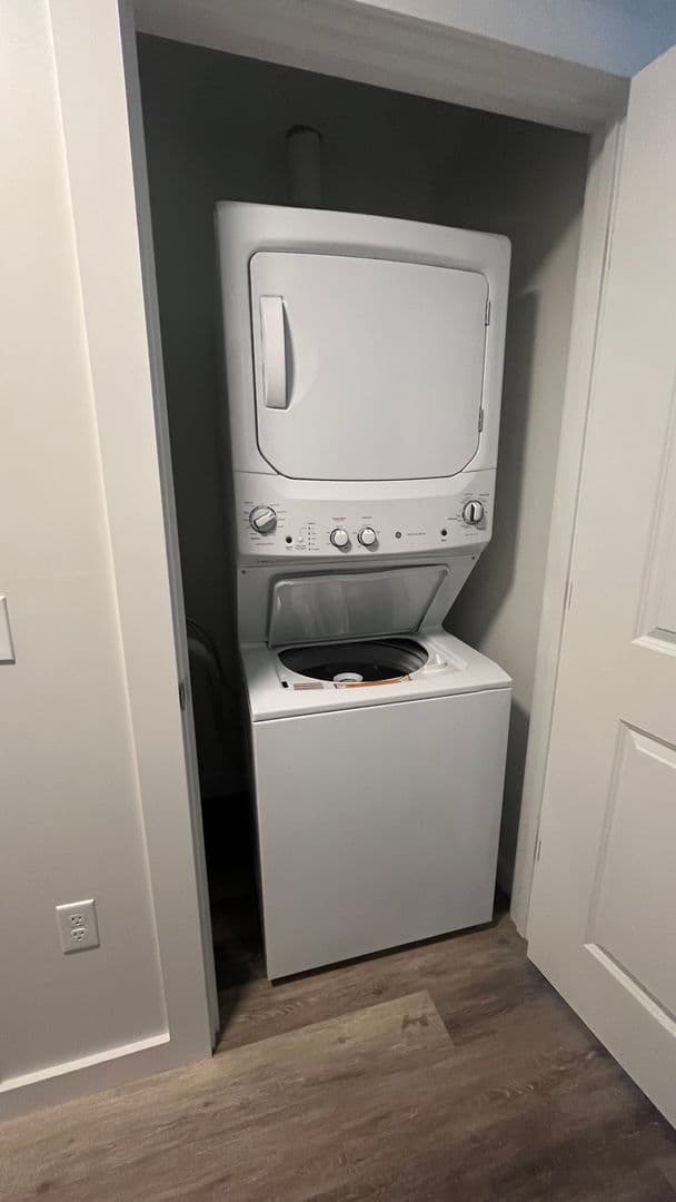 Morristown Apartment: 4 Gordon Lane